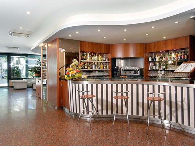 B782303B44314C6AA3C0B6C2653F4542