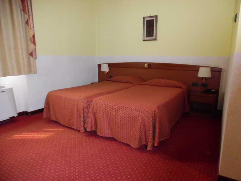 ABBFD28CFCBEF64A51EF75EF82264A37