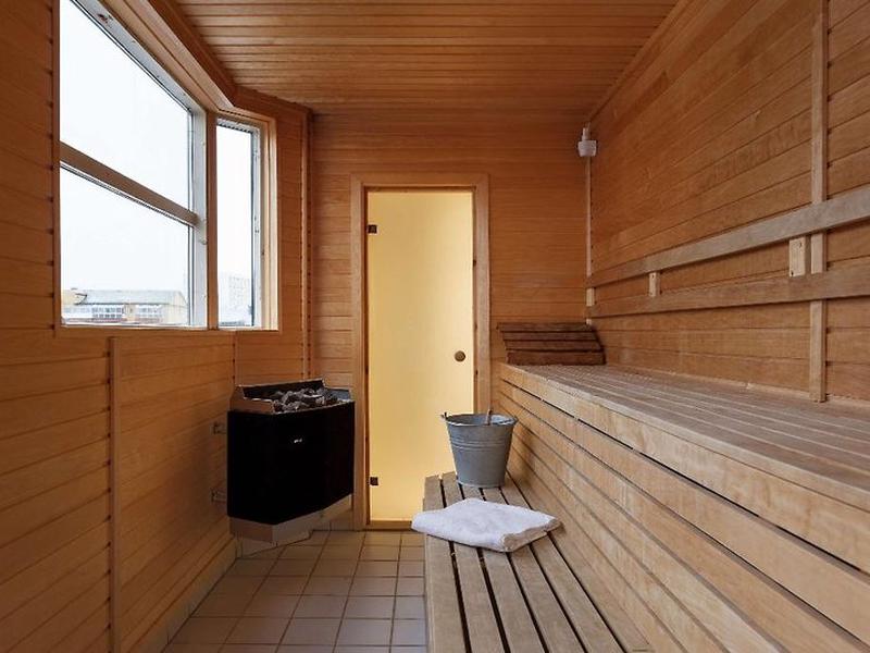 2B5EF3C55563F658D0700E53C584107D