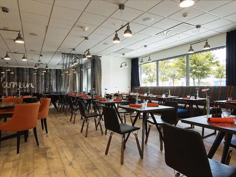 999EE8408A996EE53D5340950701CEDF