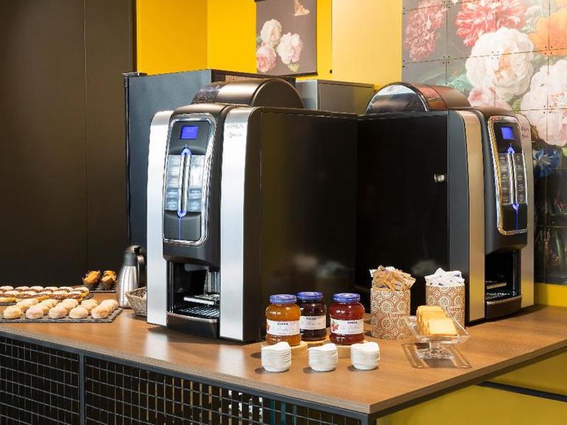 DF9E03BB8489D658C799079ECC9E0384