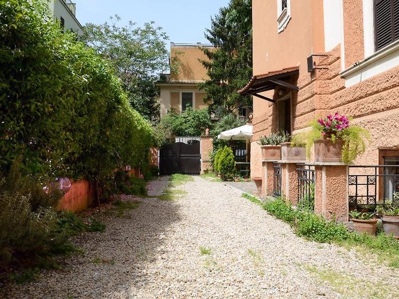 89B3FFB85FB901B812348E2483455C2E