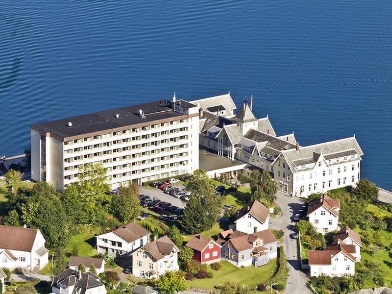 8D8EE241F8703B36FC21A14E6F3D9BC1