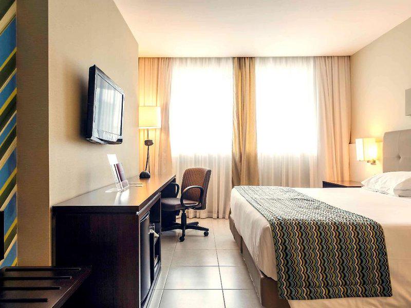 A68E02DC94D78A19CBA8C42323431BF3