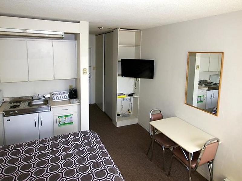 BF84E3259C3076A8A4DCFDDD0F304513