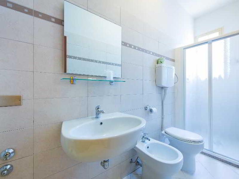 3FBADB2E82D07DF64E239AA1F463BDDB