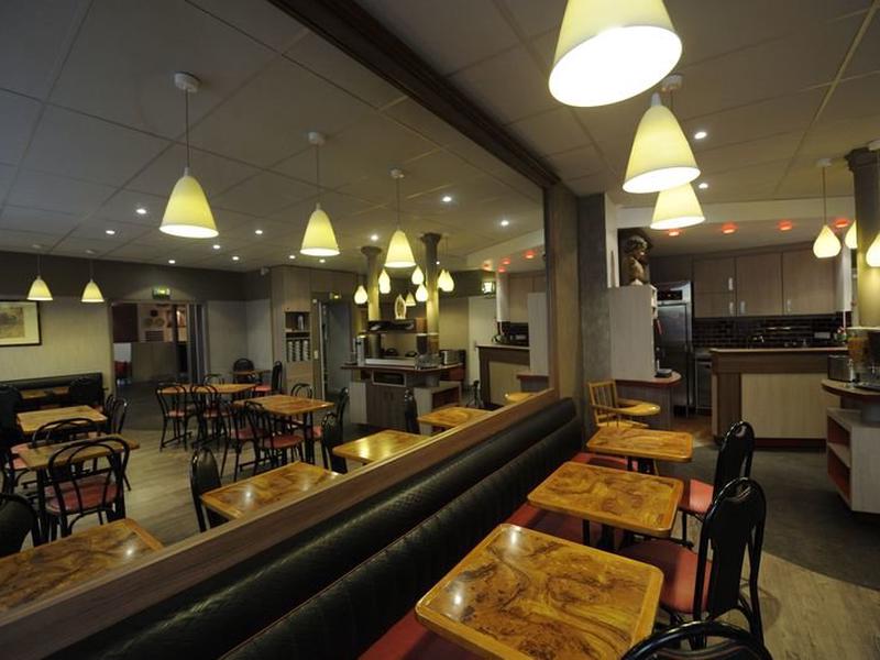 98C80C3D0342CEE6A2665E5B1BFD3E8E