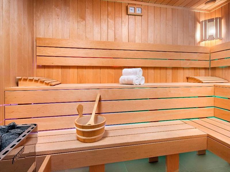 1324554962FDBD54EA36575D400CBA52