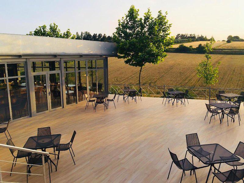 707FB7D8D9820D053D06FFA02E3717AE