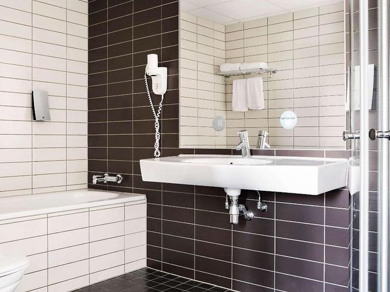 B2506738C40D20BDAB5BD19EAC6B149F