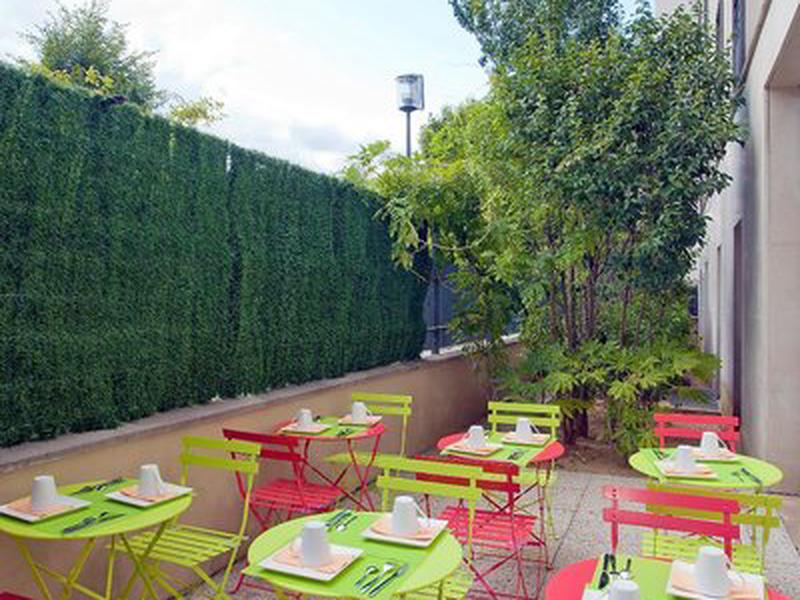 09A228A296691F9DEFDBB830BB768AD3