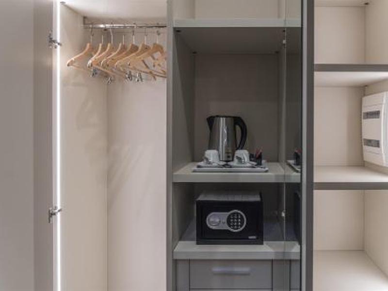 19E0DE2050F7C54ED2F94F2F95AC1C5E