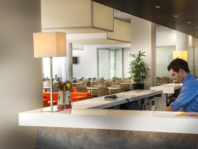 DB74E9FD42E274A0E5A142DCD10725F0