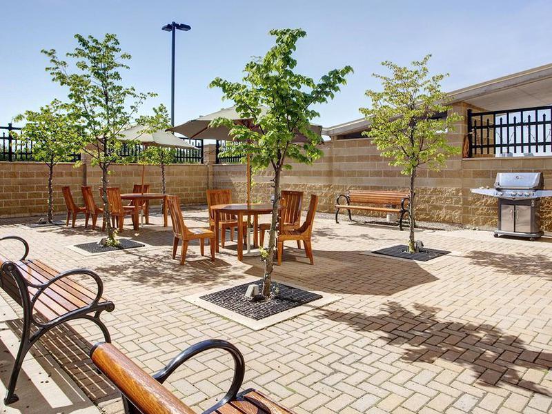 F4E548848F3751D8EB53D9304B65282E