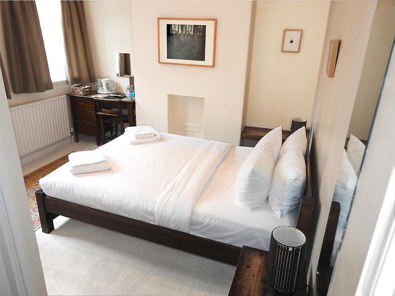 E9A5446F549903DEE0F98B29A0CAE990