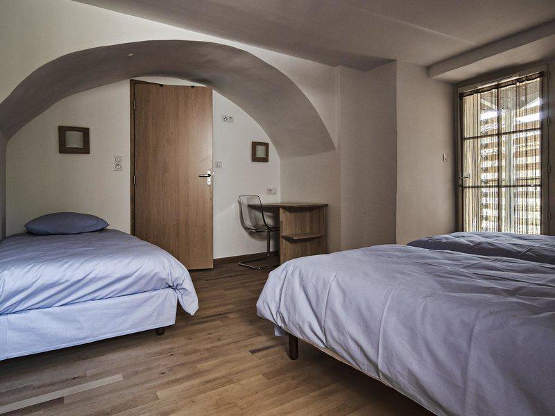 B92794A024EC24A6CB69990B7F1D34EA