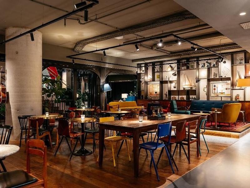 DA1D8AA165F395A84CECC21B029588A2