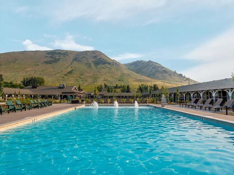 2DED83E9F7C001A2BF5187E5B0634CB4