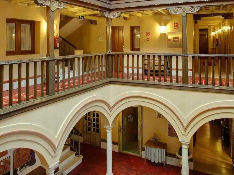 F34C88B60DEF2649A38381A24F8E7FA7