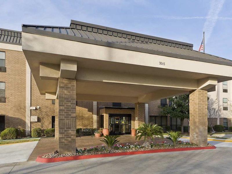 25C6C2C6E7B8A71A7B11052BC56B0F54