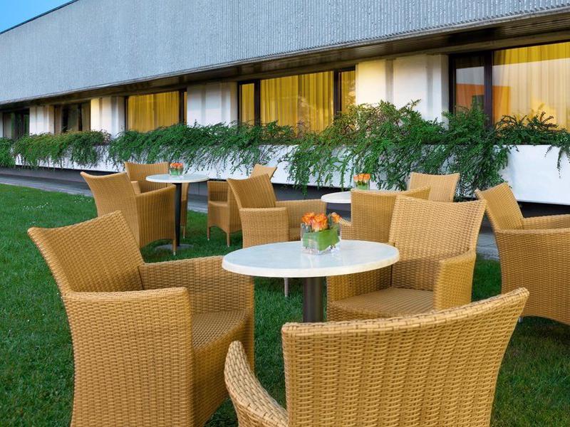 F8C4FFD2928B844D6190855BF64CE16E