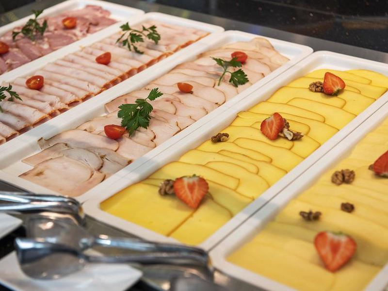 5C1BCF6BD7EFE88091DCFC3E8954735E