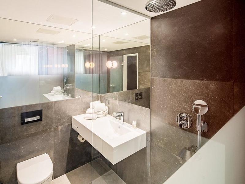 E419686B9C24A2CBC52ED92E26A930EE