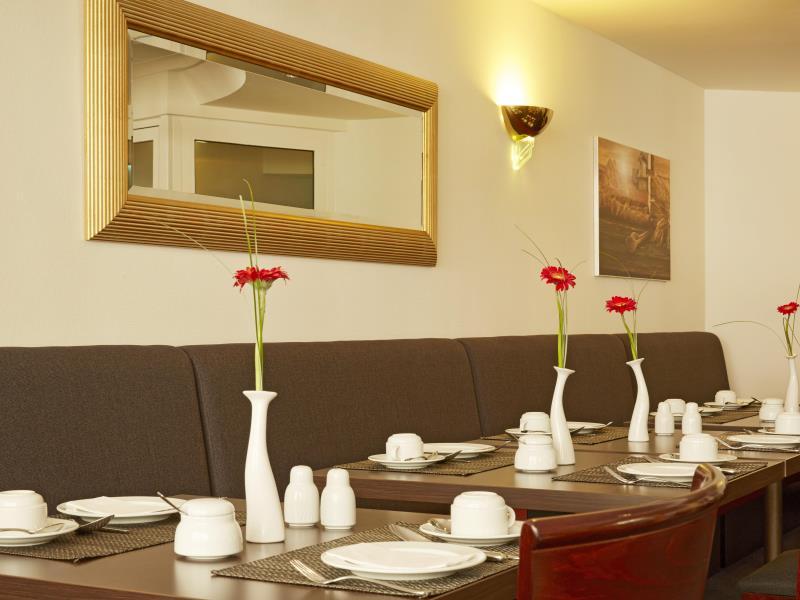 B3EE048333E92C467030EB4575F36BB6