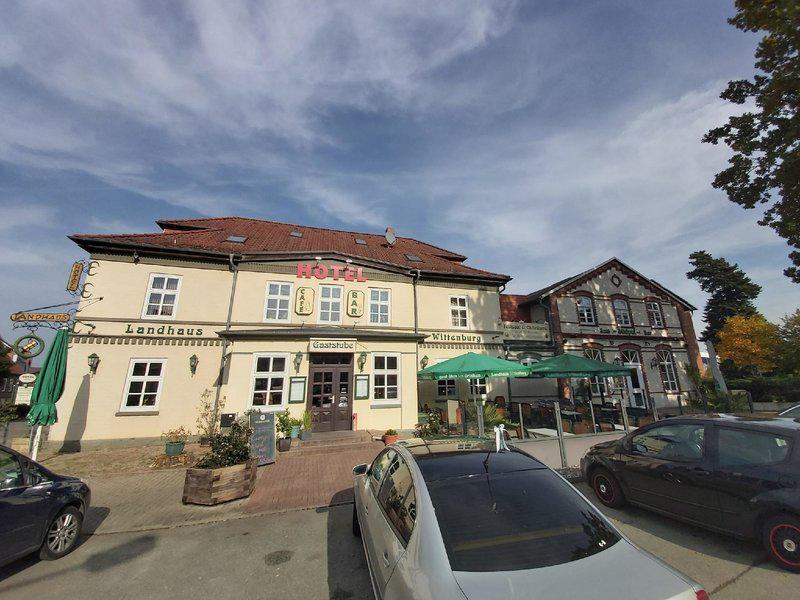 93E3FCD3B944F3416038121375844487