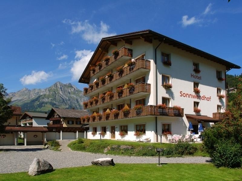 99EA44ED1D17841B4E6EFDFA36A39D30