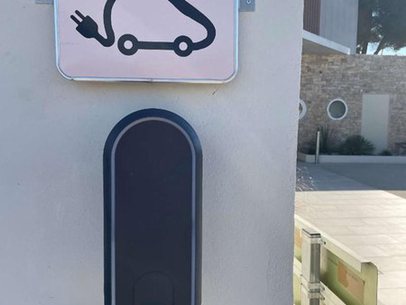 42201DDE830DA1AC20E9519AAACD81FD