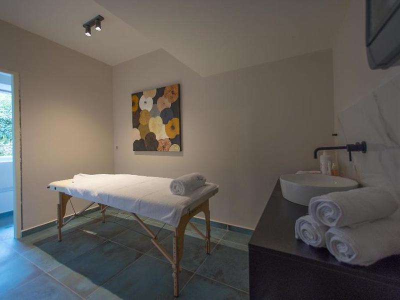 A7CD00A3684121B5FA8AA84B16C1627E