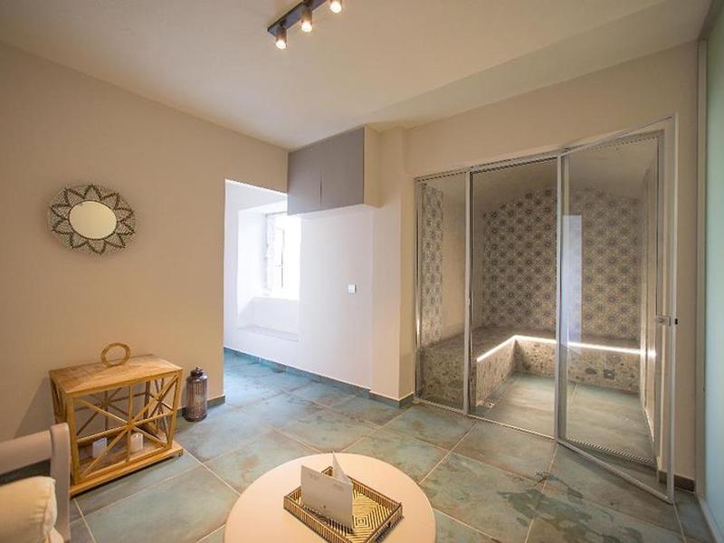 8B38EDACF4B9C2DC048577535DA7DECD