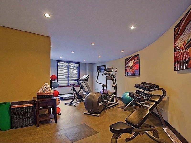 2ECBB8EEFEF9C58012838A288D3A3631