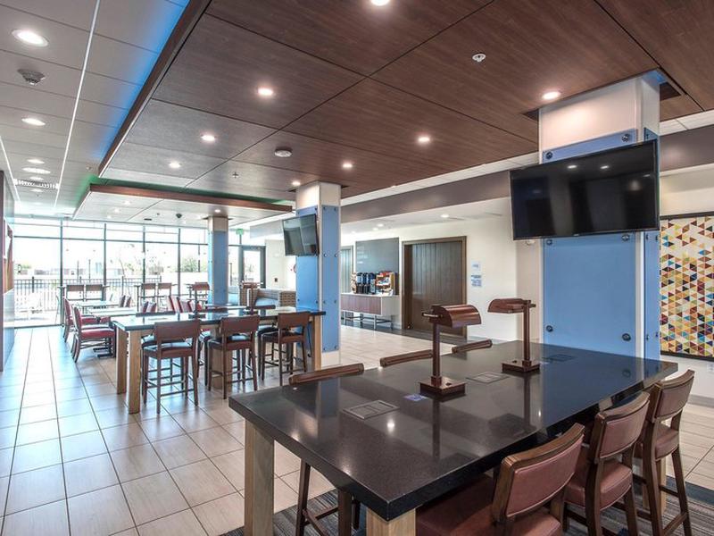 2042322C67869F4CD1AF52652E313DA2