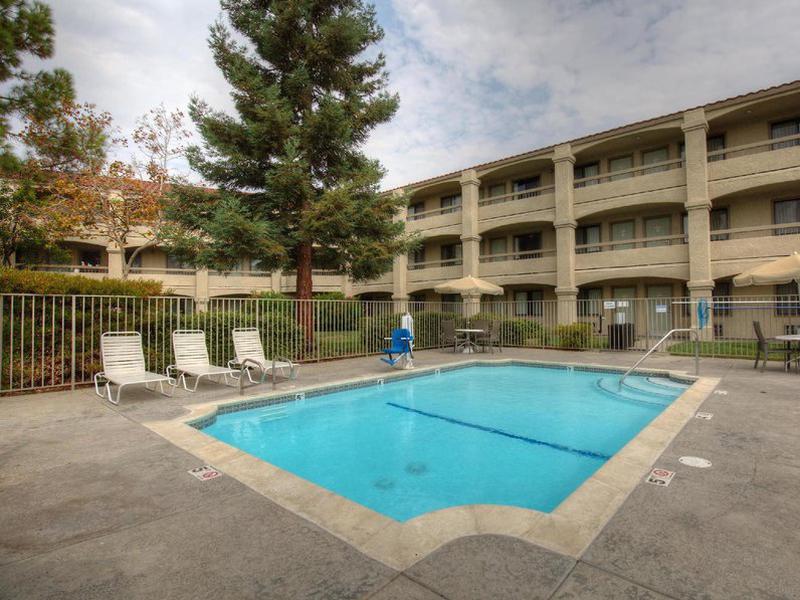 4946BB3BA1A13A344878C0813B75E56A