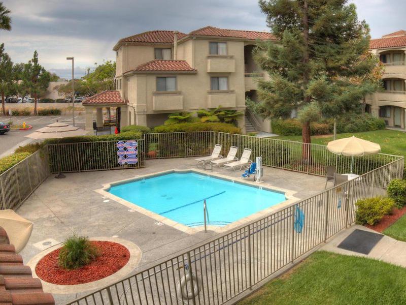 4E6998A74461C483C099A94C30F318BF