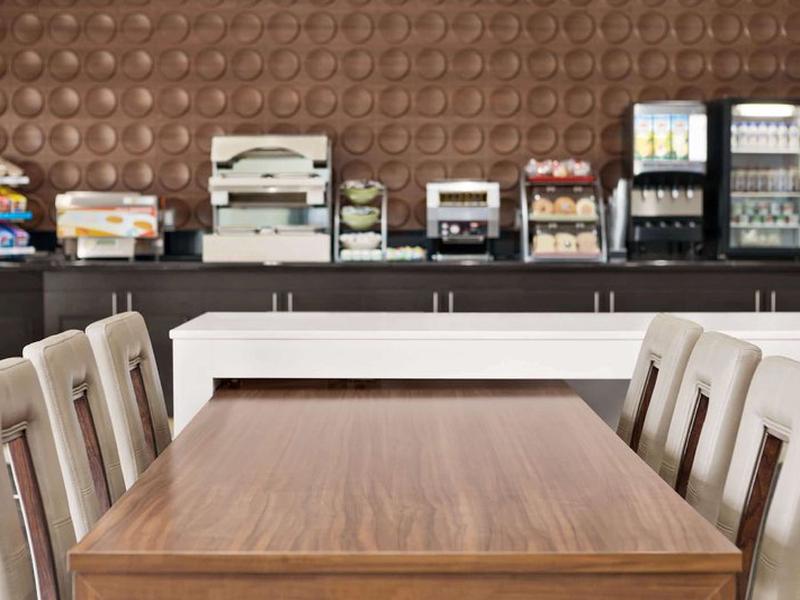 89E43AD44C6B9A1E0F087D09BDE500BF