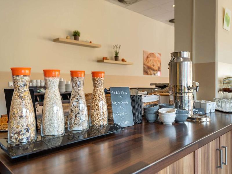 79D077B399BDFA801A406C4505050372