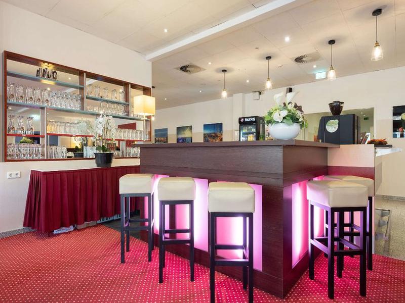 83EB7067755577C0652F607407C15FF5