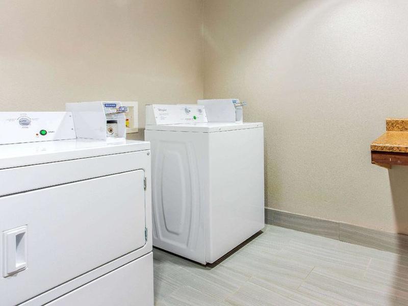 445E72E8E2EC9149FD18DAD4687FF5E2