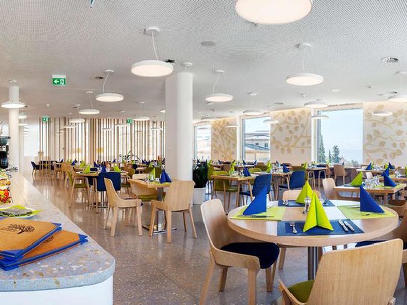 F8BCD20CF6BD326FD7B1AAF57D4396F6