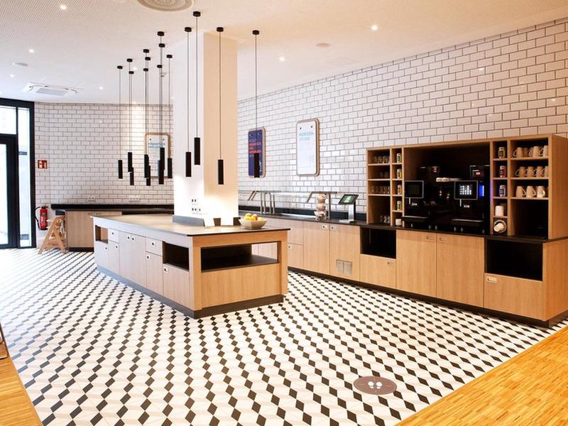 1604654502760FE7D1A15960E04C4407