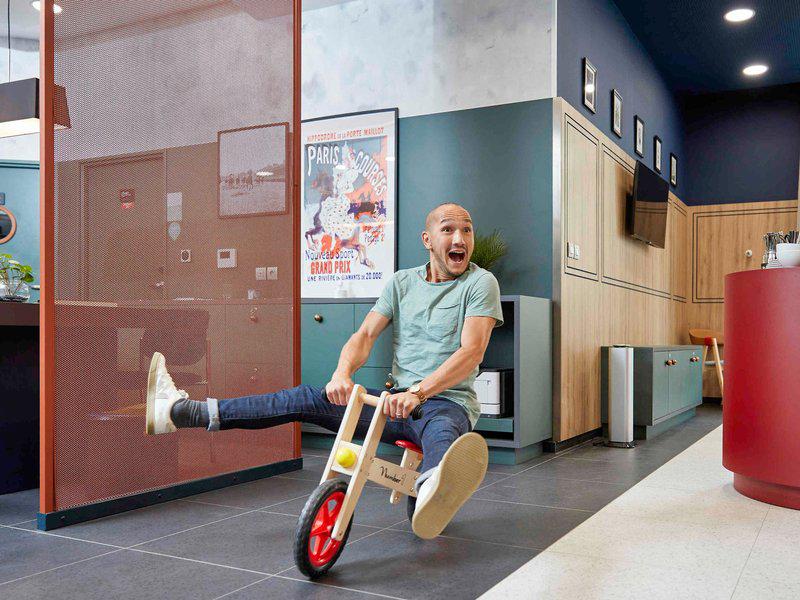 E82A196DF0981EE590AA99E9FC5F09BF