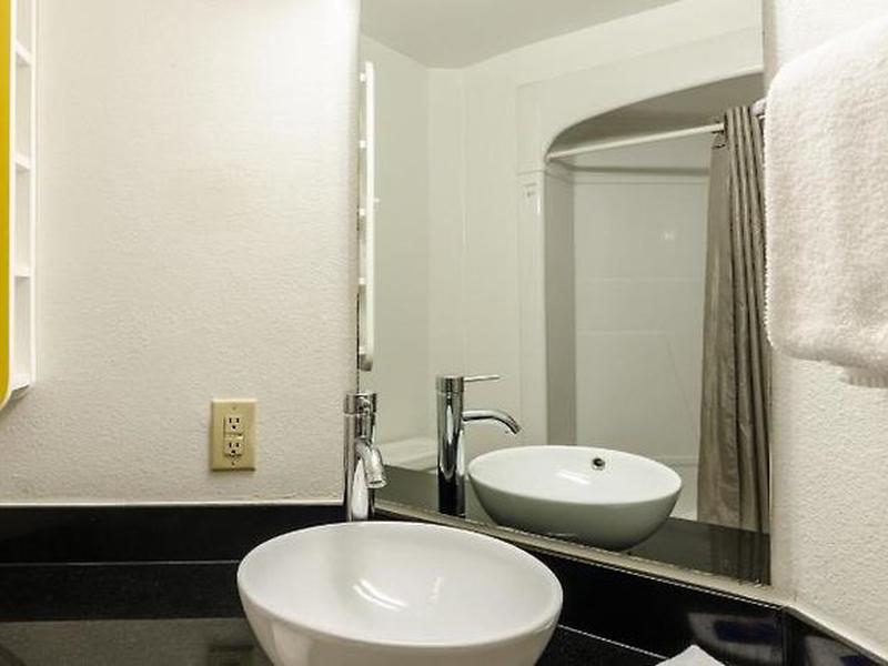 5769D261437530D1FC17A952955C1E26