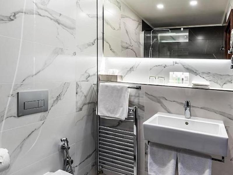 9525196B03D42E8F2485DE8A23077D40