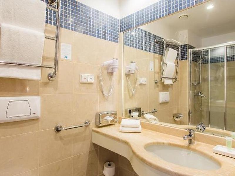 B4255D43D7D9B4F4E6BE96F58B6640CA