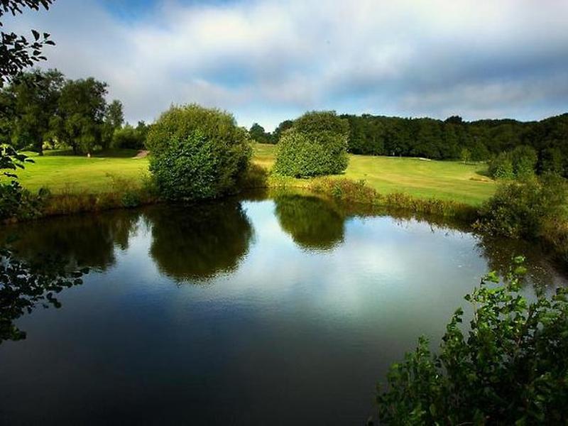 8EA5FB4B937057F5CC8152F41D24EEB5