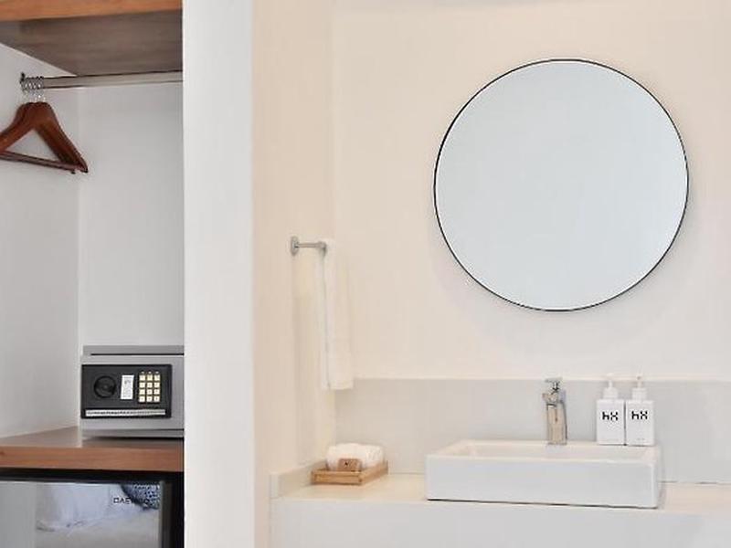 186EED8E868FD7C4456E66E708A4D490