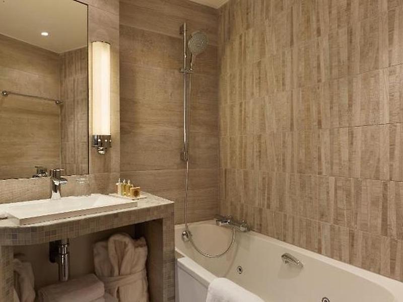 62C50FCAEE9A0606AA9DFE233E3B5BB6